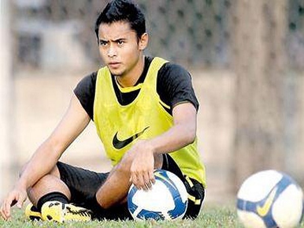 Malaysia gọi thêm trung vệ đối đầu tuyển Việt Nam