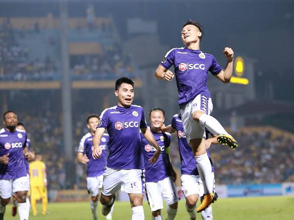 Bóng đá Việt Nam sáng 14/4: Hà Nội FC chưa giảm lương cầu thủ