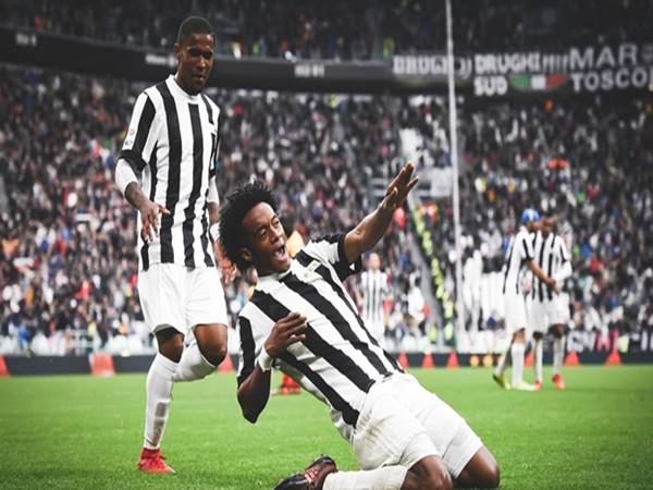 Chuyển nhượng 21/4: Juventus chính thức gia hạn với Cuadrado