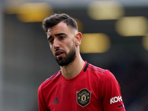 Tin HOT bóng đá 1/11: Bruno Fernandes bị treo giò